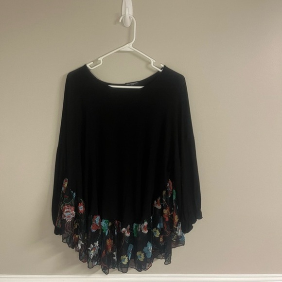 Cha Cha Vente Black Blouse with Floral Hem Small - Picture 1 of 3